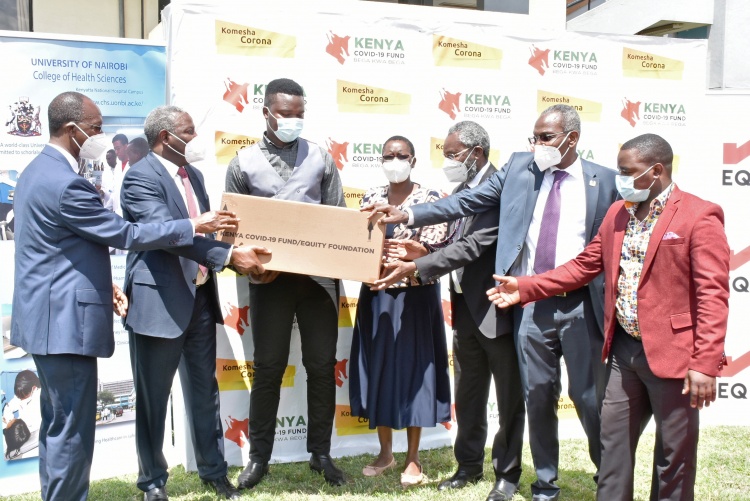 The School of Dental Sciences receiving PPEs donation.