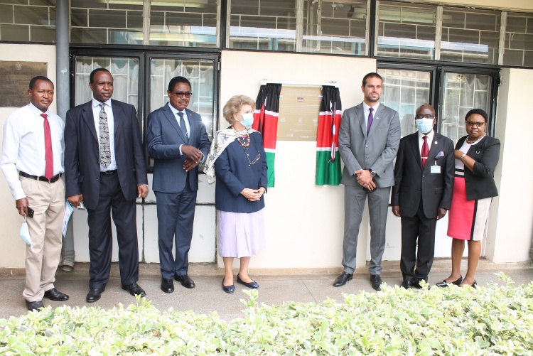 The unveilling of the plaque.