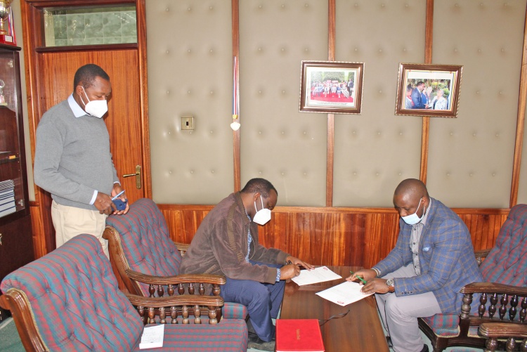 Christian Aid donates vehicle to Faculty of Health Sciences.