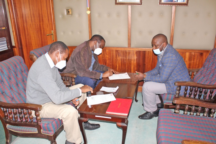 Christian Aid donates vehicle to Faculty of Health Sciences.