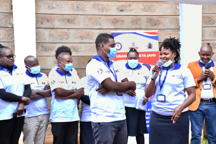 Bernerdette Mbula facility incharge presenting the medical team of Baba Dogo HC 