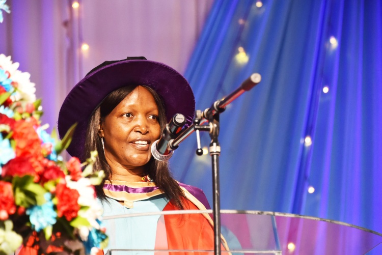 Guest addressing the graduands 