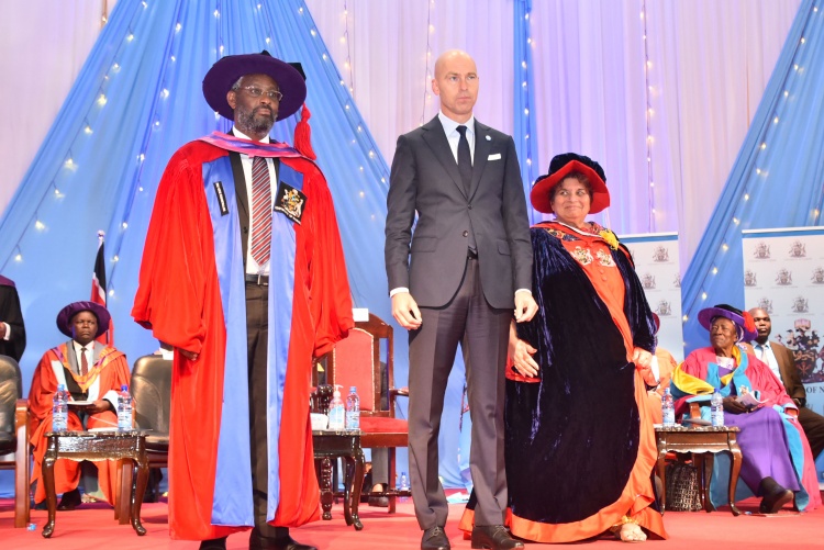 Prof. Verkooijen receiving Honoris Causa