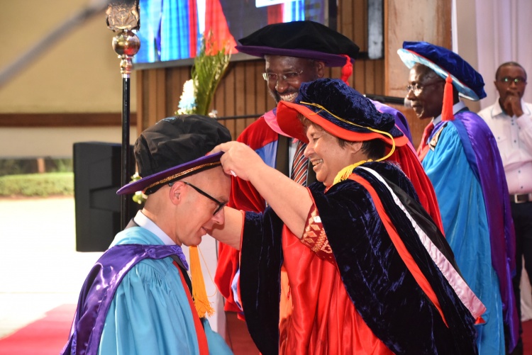 Prof. Verkooijen receiving Honoris Causa