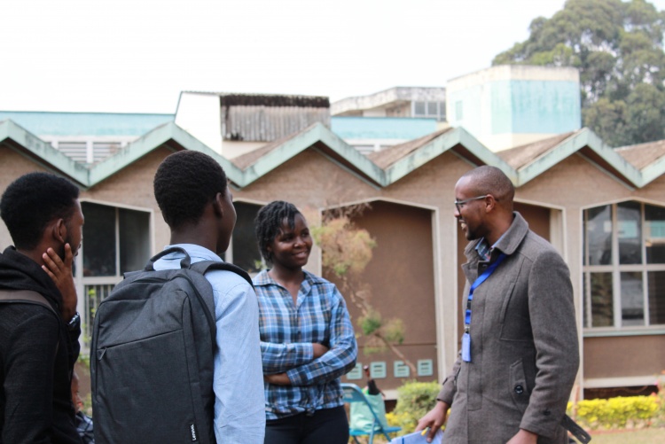 Student leaders interacting with new students 