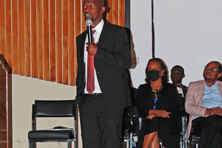 Dean addressing the new students 