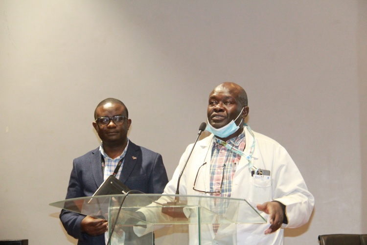 Lecturerer addressing the students 