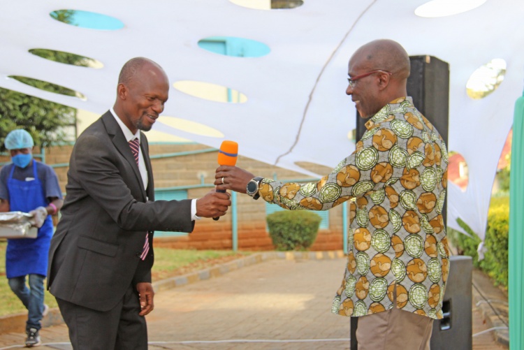 Prof. Osanjo- Dean Faculty of Health Sciences (left) and Prof. Ogeng'o Deputy Vice  Chancellor, Academic Affairs (right) at the Staff Appreciation Ceremony 