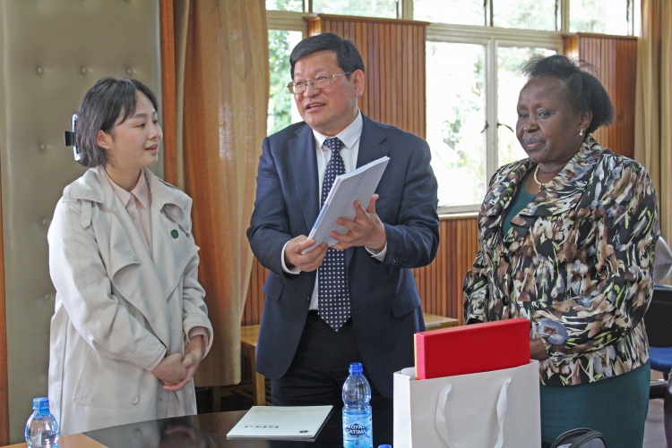 A visit from Anhui Medical University