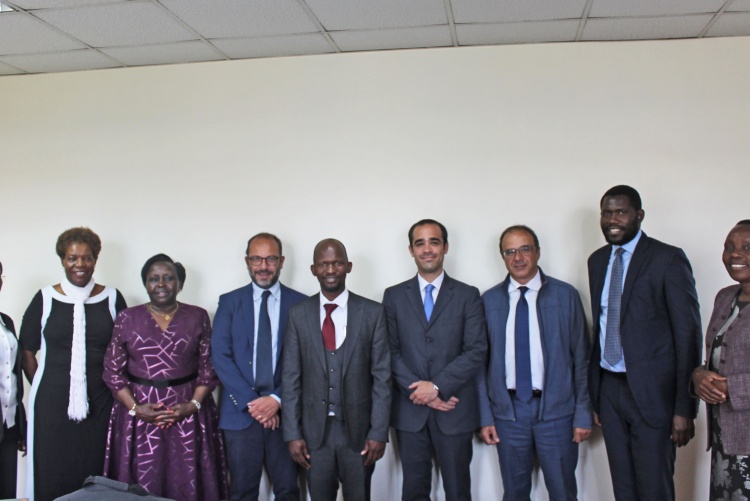 Italian courtesy call 