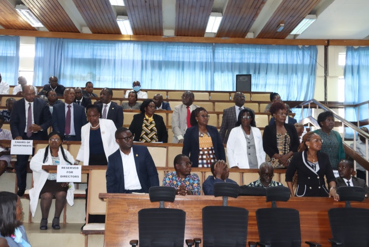 NEW CHANCELLOR'S VISIT 