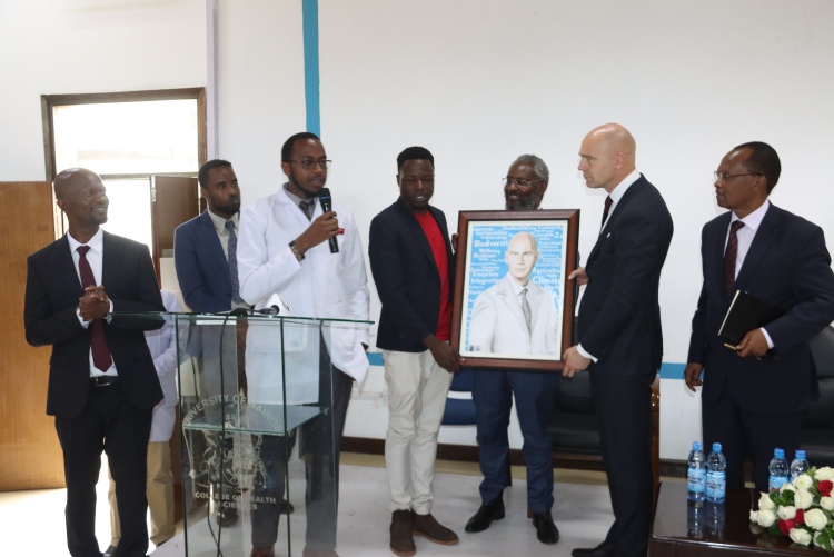 NEW CHANCELLOR'S VISIT 