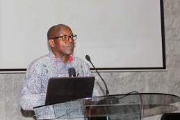 Prof. Omu Anzala makes a presentation at the coronavirus public forum held at the University of Nairobi on 12th March, 2020.